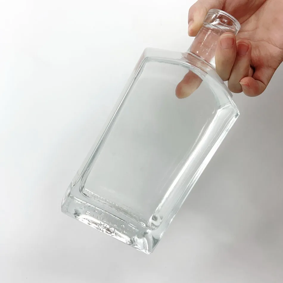 700ml 820g Rectangular Shape Clear Transparent Vodka Tequila Whiskey Brandy Gin Glass Bottles With Wooden T Cork