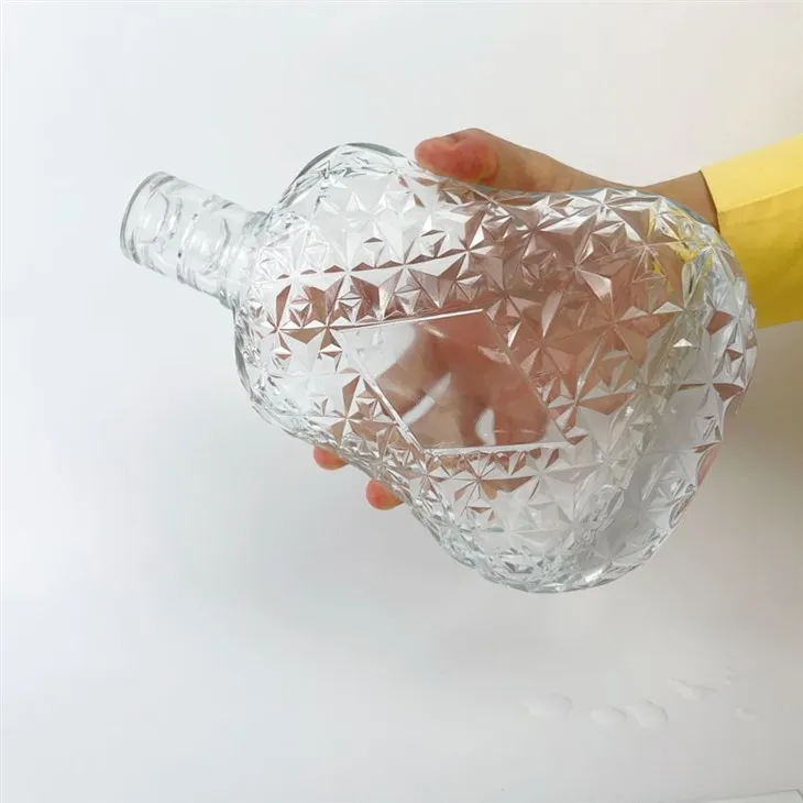Diamond Engraved Guitar Shaped Glass Liquor Bottle 700ml