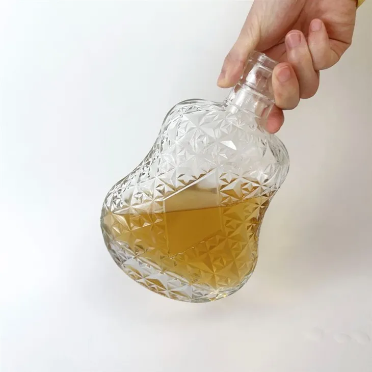 Diamond Engraved Guitar Shaped Glass Liquor Bottle 700ml
