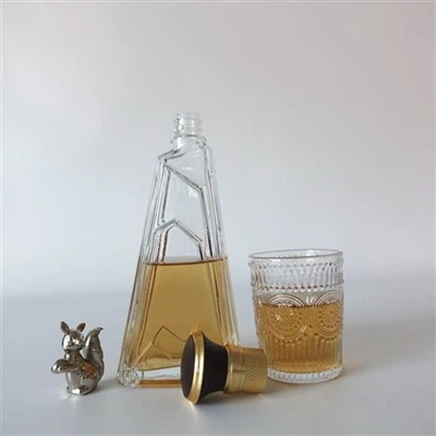500ml Crystal White Glass Whiskey Bottle